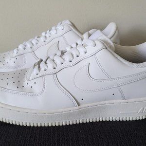 Nike Men's White Air Force 1 Casual Shoes, Size 8.5
